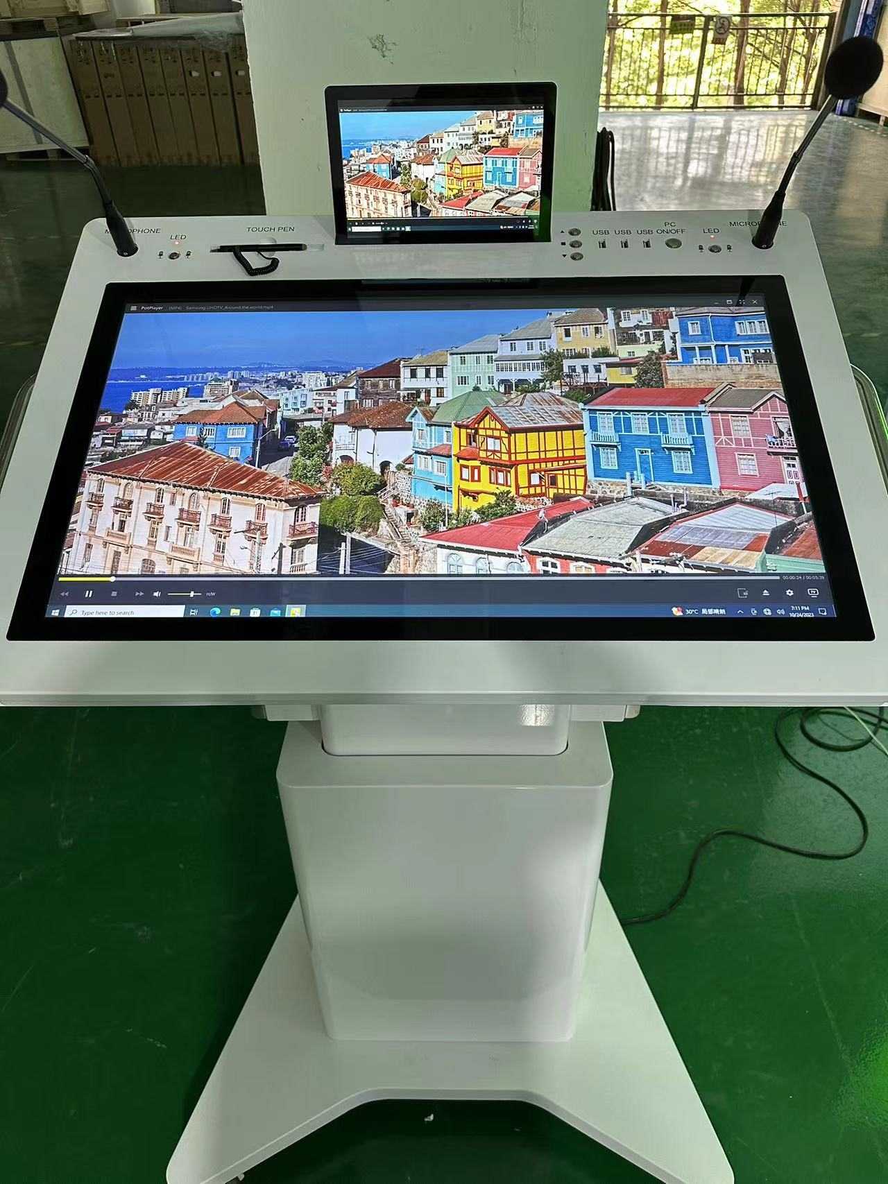 32 '' LCD LCD Tương tác Double Screa Double Podium