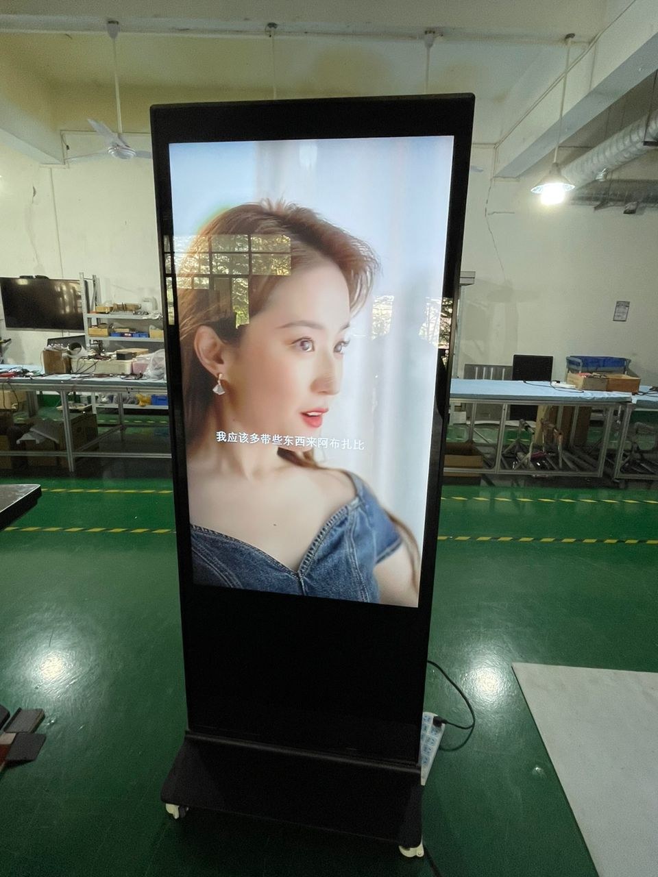 Kiosk màn hình cảm ứng hai mặt 55 inch